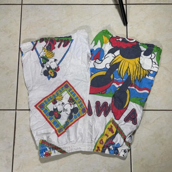 Rework Mickey and Friends Shorts Sz L - Picture 3 of 10